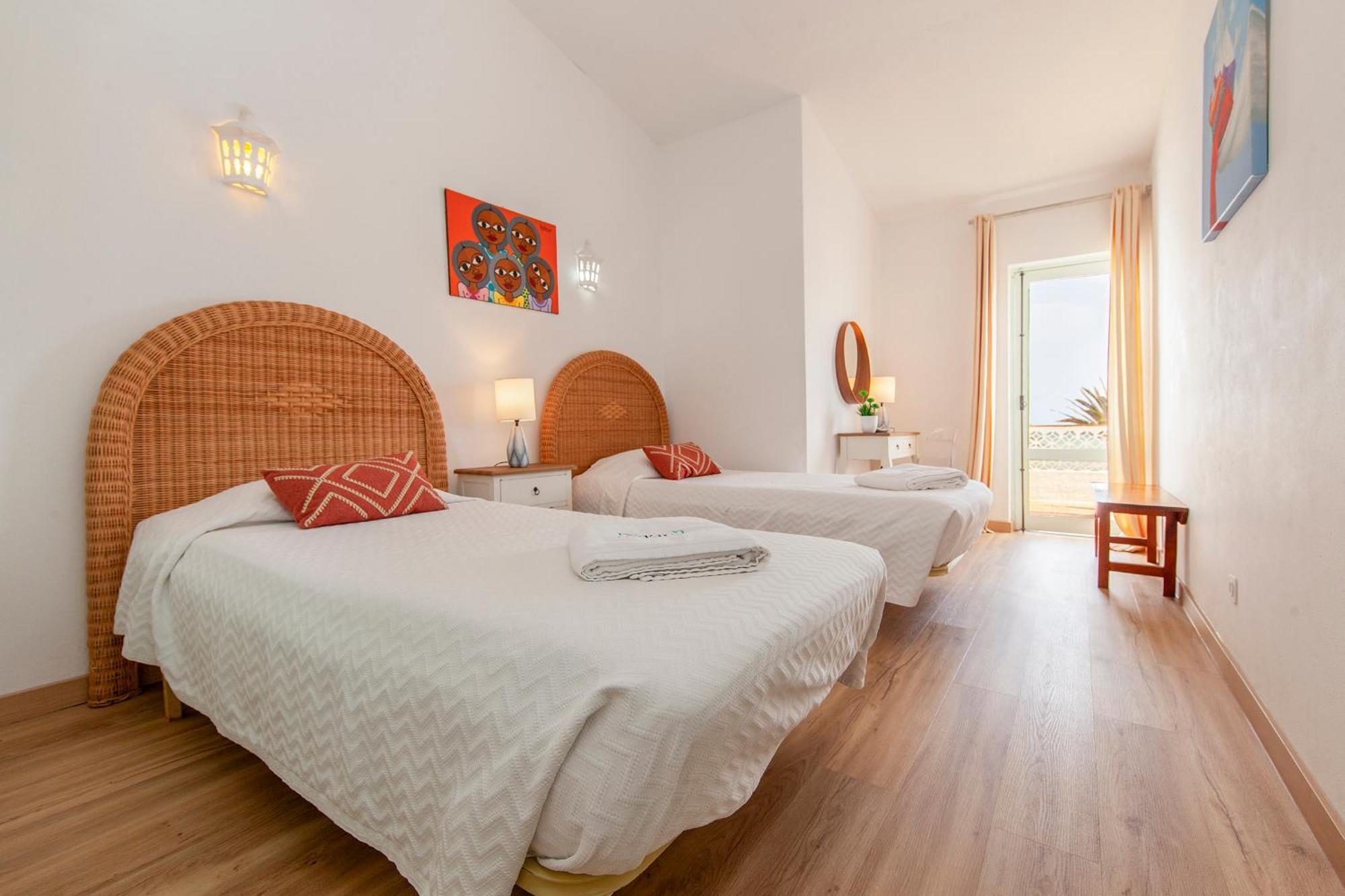 B86 - Beachline Apartment In Praia Da Luz Bagian luar foto